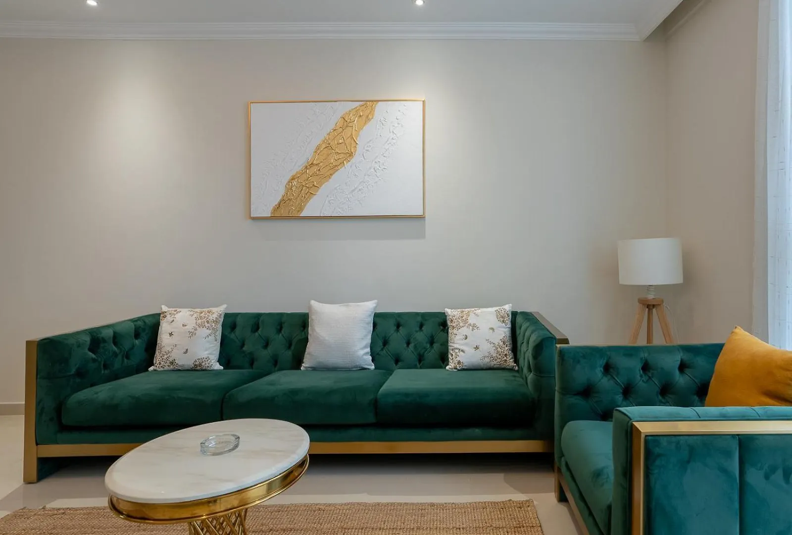 Heaven Crest Vacation Homes Downtown - Studio And 1 Bedroom Suites 2 Minute Walk To Dubai Mall And Burj Khalifa