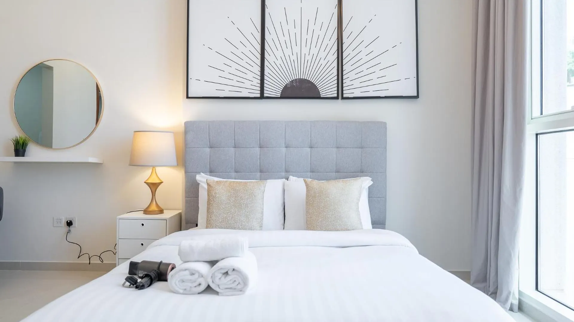 Heaven Crest Vacation Homes Downtown - Studio And 1 Bedroom Suites 2 Minute Walk To Dubai Mall And Burj Khalifa