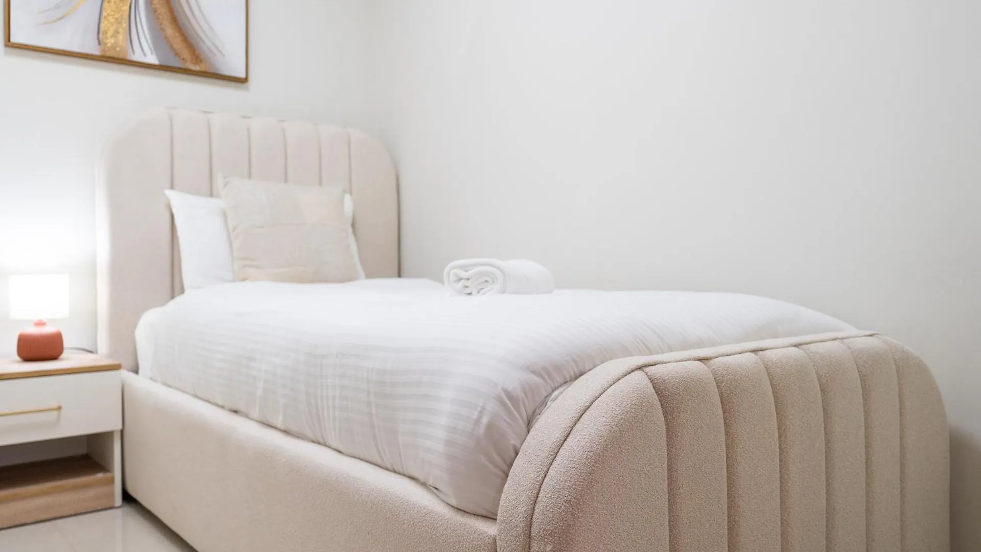 Heaven Crest Vacation Homes Downtown - Studio And 1 Bedroom Suites 2 Minute Walk To Dubai Mall And Burj Khalifa Egyesült Arab Emírségek