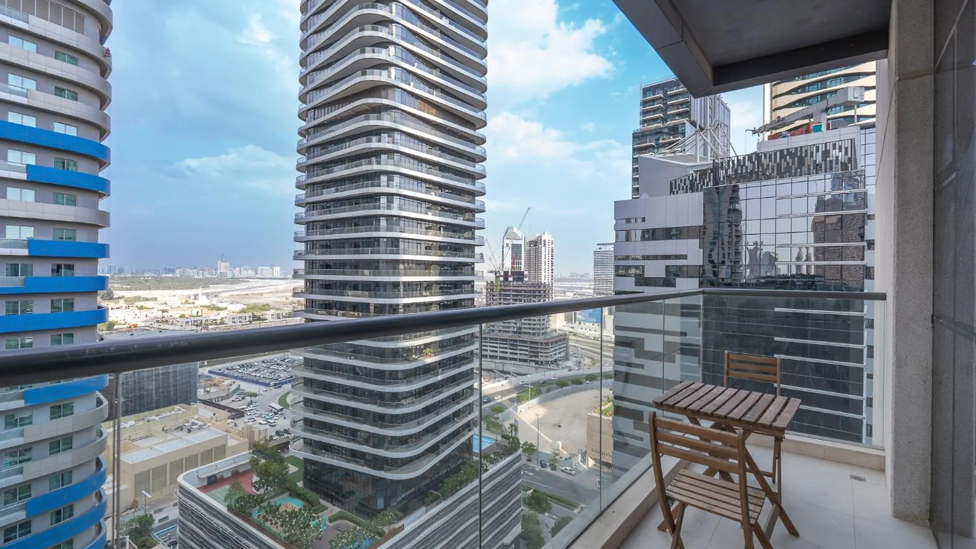 Heaven Crest Vacation Homes Downtown - Studio And 1 Bedroom Suites 2 Minute Walk To Dubai Mall And Burj Khalifa 0*,  Egyesült Arab Emírségek